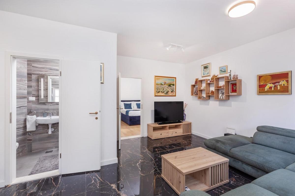 Zeus Faber Apartment-luksuzna Oaza U Centru Grada *